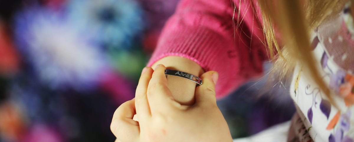 Was schenkt man für Schmuck zur Taufe?